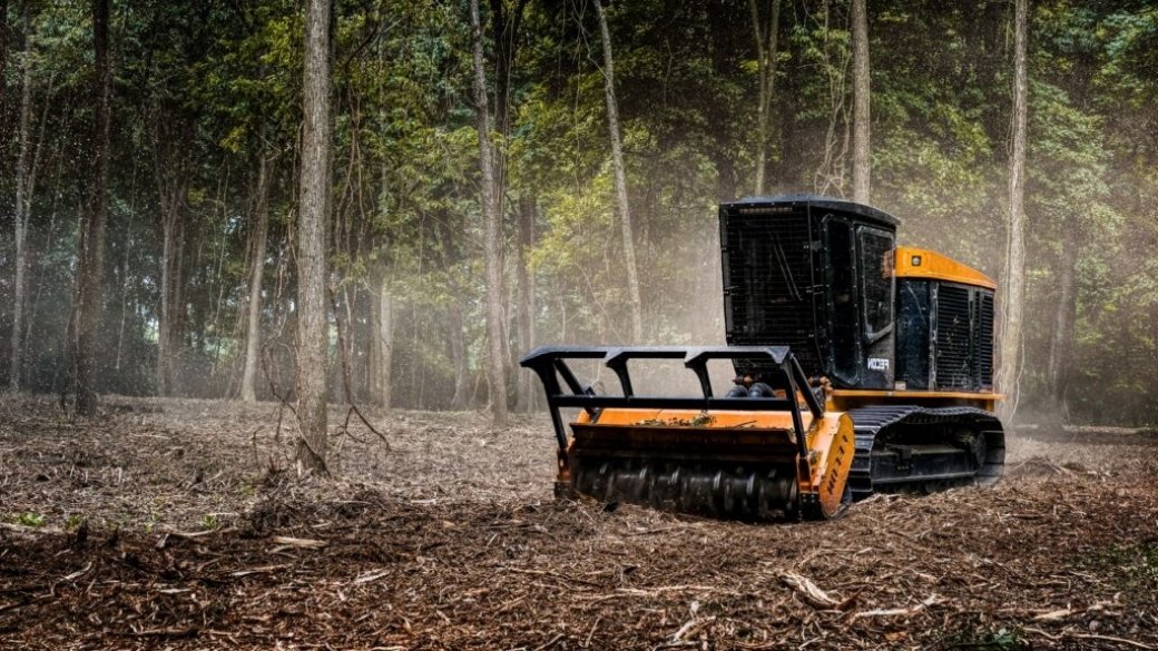 Forestry mulching machine